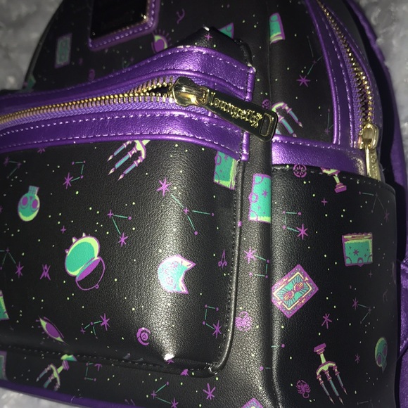 Loungefly Hocus Pocus Disney Parks exclusive mini backpack - Picture 4 of 11